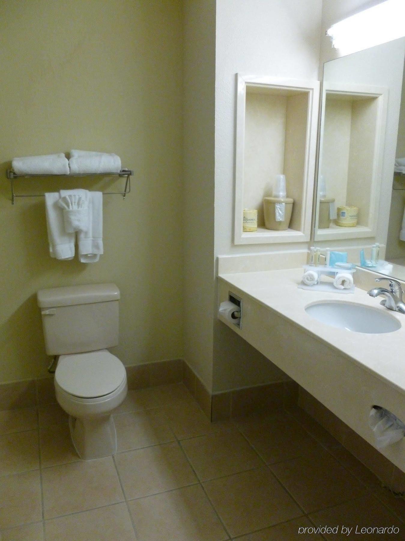 Baymont By Wyndham Montgomery South Rom bilde
